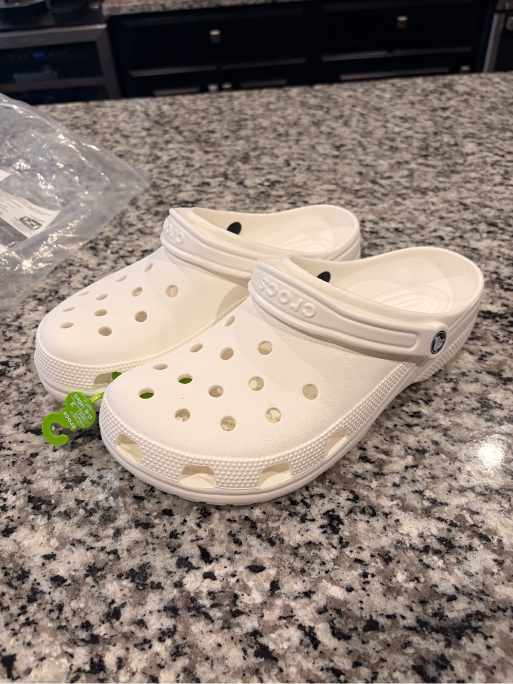 CROCS Men’s 10/Women’s 12 Classic Clog in White